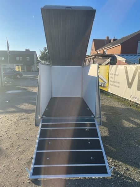 Kofferanhänger mit Rampe und Deckel